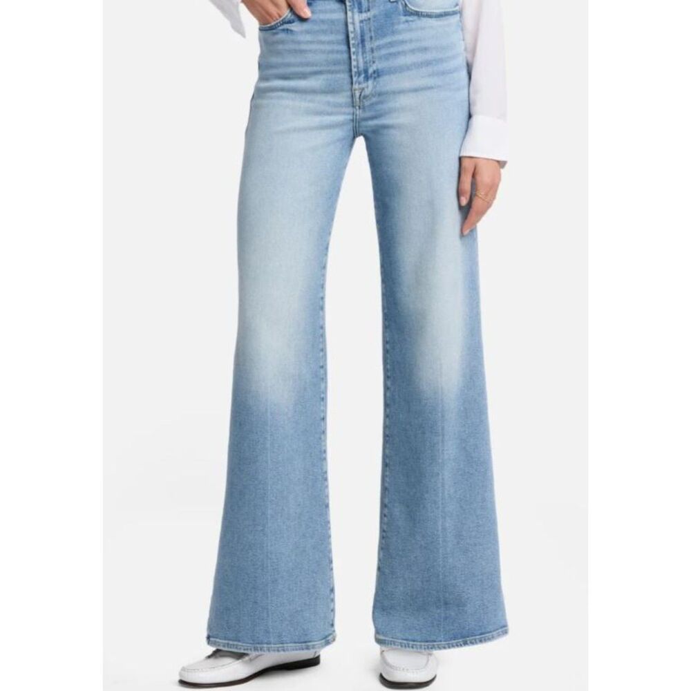 7 For All Mankind Luxe Vintage Ultra High Rise JO Wide Leg In Light Wash Size 30